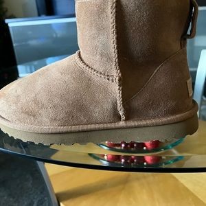 Ugg  Australia  mini boots Authentic size 8